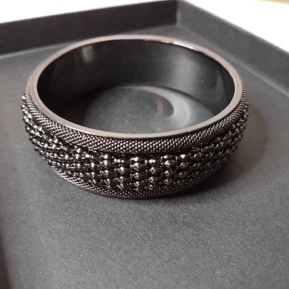 8.5 Inch Black Metal Bangle - Picture 7 of 9